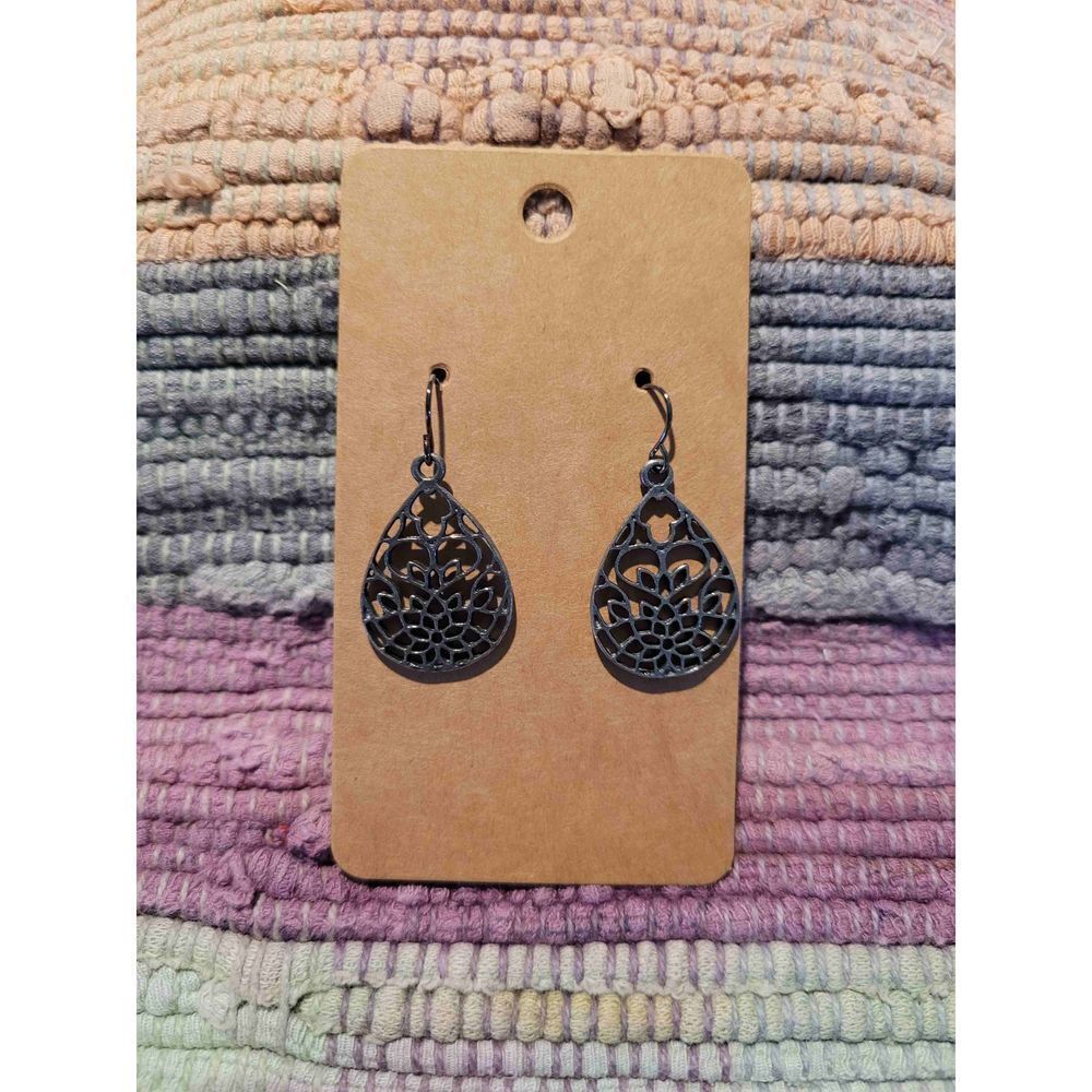 (3 for $15)~JoMa~ Silvertone Tear Drop Dangle Earrings- NWT
